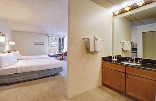 Copper Mountain Village Hotel | Ski-In/Ski-Out Hotel Room, Steps to American Eagle Lift with Outdoor Hot Tub