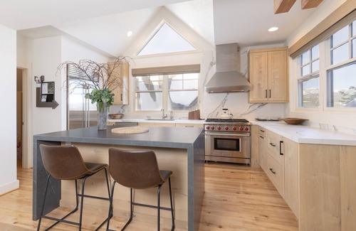 Saddle Ridge House | Ski-in/Ski-out w/Private Hot Tub in Moonlight Basin| Saddle Ridge - Mountain Modern Chalet