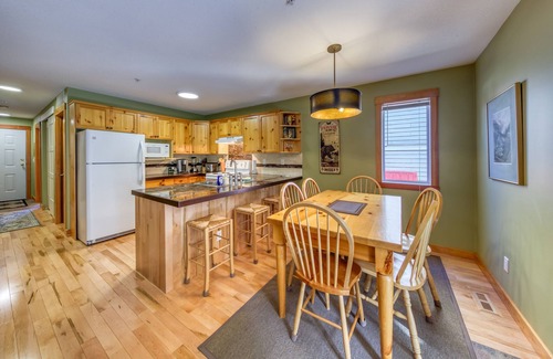 East Kootenay House | Ski-in Townhome - Private Hot Tub - Fernie Resort