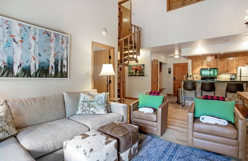 Beaver Creek Condo | Ski-in two-level Condo with Hot Tub, TPA305