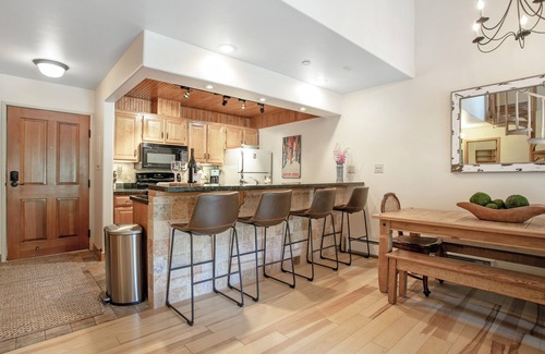 Beaver Creek Condo | Ski-in two-level Condo with Hot Tub, TPA305