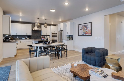 Park City House | Ski La Vie by AvantStay | Hot Tub + Game Room, Near the Ski Slopes