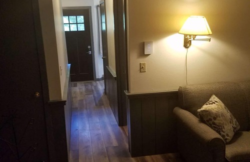 Central Vermont- Killington House | ☆ SKI ON & OFF ☆ Spruce Glen C on Great Eastern Trail w/AC, Sauna, Fireplace