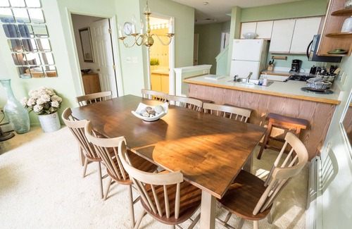 Ludlow Condo | SKI-ON/SKI-OFF Okemo On Mountain Spacious Getaway ⛷ hot tubs, pool, fireplace