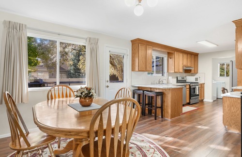 Sandy House | Ski Resort Comfy Vacation Home Minutes from Top Ski Resorts in Utah