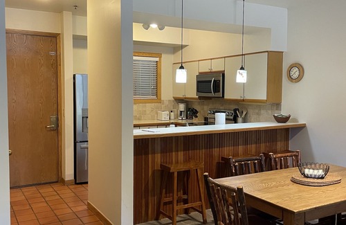 Steamboat Springs Condo | Ski Resort Gondola Base Great Rates Minutes walk from First Floor 2 Bdr 2 Bath