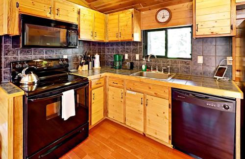 South Lake Tahoe Apartment | Ski Run Village 11