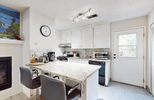 South Lake Tahoe Apartment | Ski Run Village