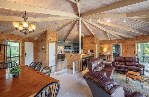 Beech Mountain House | Ski Season availability! Short walk to Beech Mountain Resort and lifts!