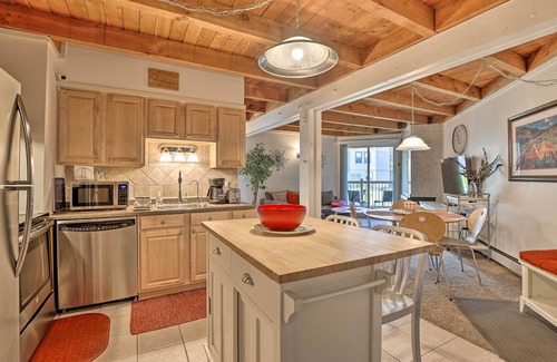 Wildernest Condo | Ski Shuttle & Pool: Modern Silverthorne Condo!
