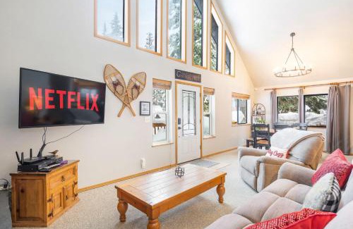 Snoqualmie Pass House | Ski & Snowboard Games Hiking Trails