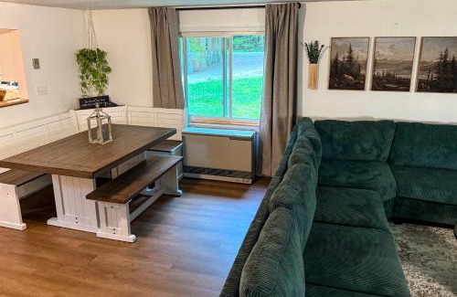 Bridgton House | Ski & Splash Retreat