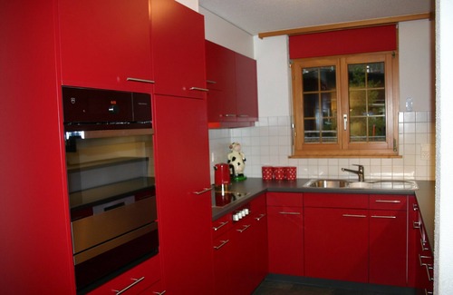 Lauterbrunnen Apartment | SKI/SUN Stylish modern chalet near Staubbach Falls. Jungfrau skiing/hiking area.