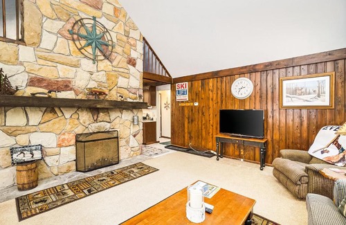 Thompsonville House | Ski Tips Up