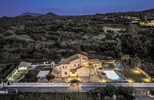 Agios Matthaios House | Skidi Beach house