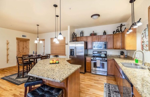 Bear Hollow Village Condo | Skier`s Dream-Beautifully Updated condo w Hot Tub!