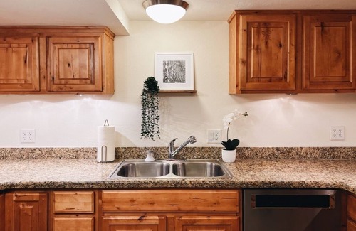 Cottonwood Heights House | Skiers Paradise — Modern 2BR, mins from resorts!