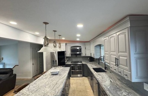 Holladay House | Skiing, Stocked Kitchen, 80` TV, Backyard, W/D