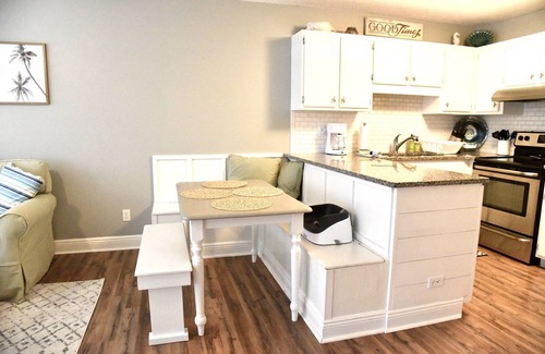 West Panama City Beach Condo | Skip the long elevator waits - 1 bedroom w/bunks, 3 min walk to the beach!