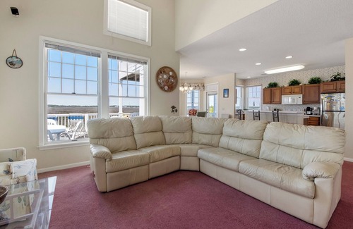 Manteo House | Skippers Landing: Canalfront | Private Boat Slip
