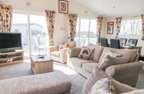 Mappleton Cabin | Skipsea Lodge at Skipsea Sands Holiday Park EYorks