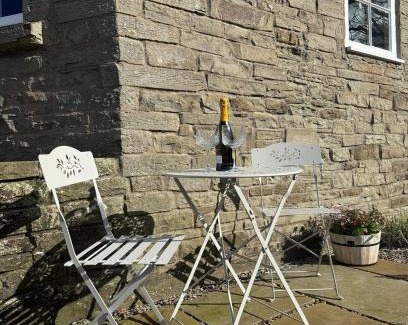 Longtown Apartment | Skirrid Studio Stay near the Welsh beacons