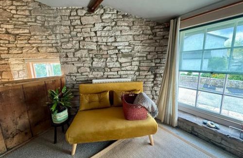 Longtown Apartment | Skirrid Studio Stay near the Welsh beacons
