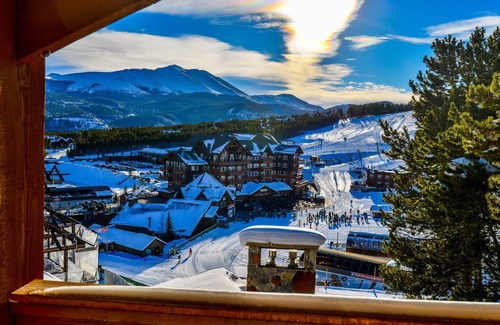 Peak 8 Condo | SkiWatch - Only ski down to lifts and back to the door condominium on peak 8