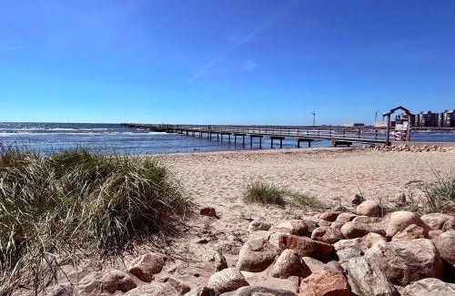 Falkenberg Villa | Skrea Strand House, Close to the Beach & City Center