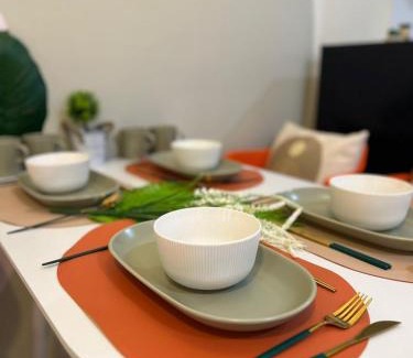 Central District Apartment | SKS 1-4 Pax, CIQ, Baby Friendly