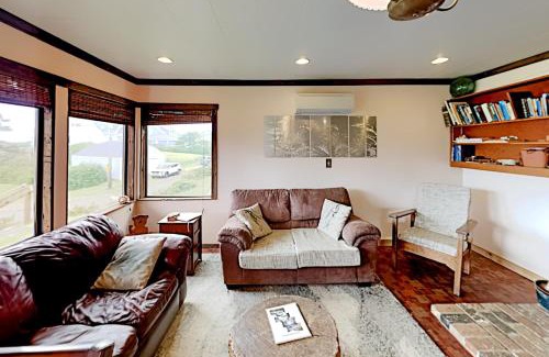 Lincoln Beach House | Skullishak Cabin