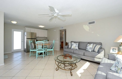 Siesta Key Village House | SKV 315 - Pool, Walk to Village, Beach, Restaurants, Bars, Shops!