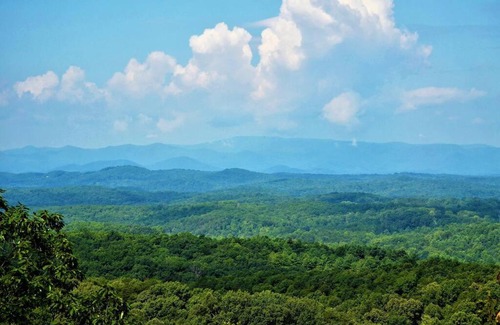 Ridgeline Vistas House | Sky Blue View