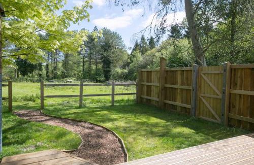 Wareham Apartment | Sky Cabin. Cosy Forest Log Cabin 3 night minimum