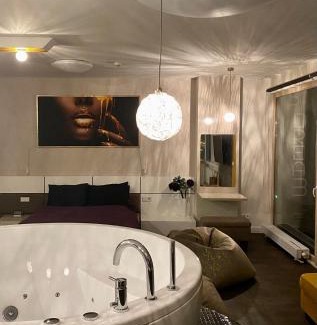 Klaipeda Apartment | sky FLAT jacuzzi sauna 27 FLOOR