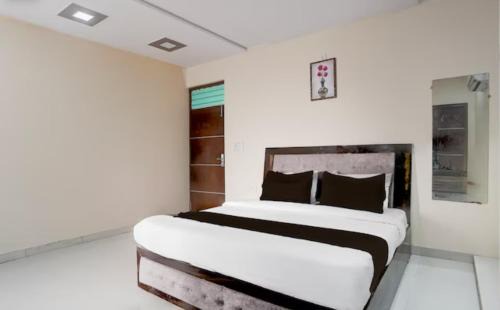 Taj Ganj Hotel | Sky Heaven Stay