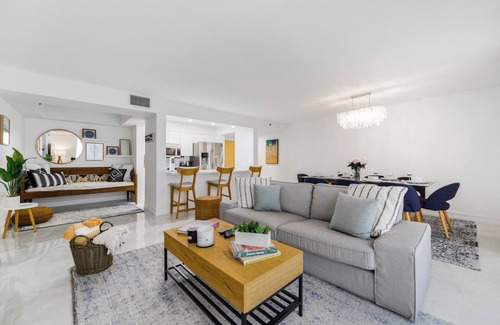 Brickell Apartment | Sky High 31st Floor Condo W Parking