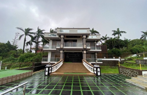 Lonavala Villa | Sky High By Joy Suites