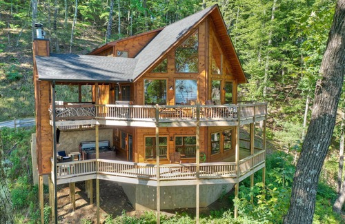 Necowa Cove House | Sky High Lodge - A View Like No Other! - Blue Ridge, GA