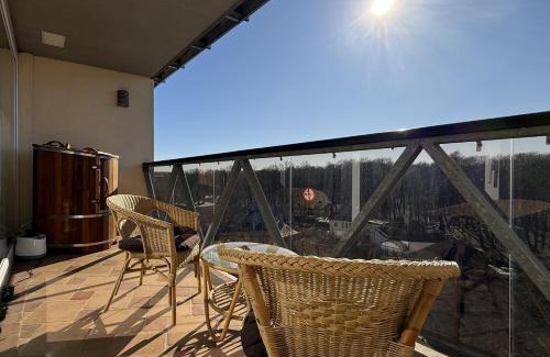 Brasa Apartment | Sky-High Sauna Penthouse Retreat with City Views