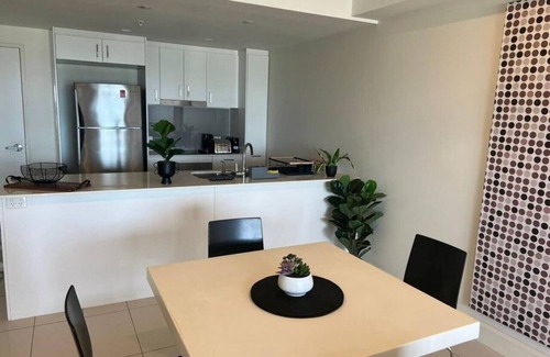 Darwin City Centre Apartment | Sky high with harbour views
