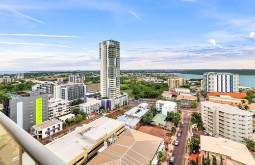 Darwin City Centre Apartment | Sky high with harbour views