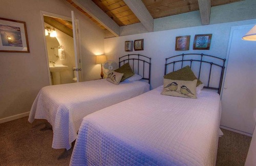 South Lake Tahoe House | Sky Lake Splendor by Lake Tahoe Accommodations