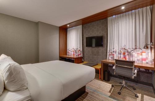 Pechers'kyi District Hotel | Sky Loft Hotel Kyiv by Rixwell International