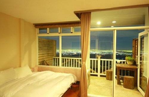 Zhushan Bed & Breakfast | Sky lounge B&B