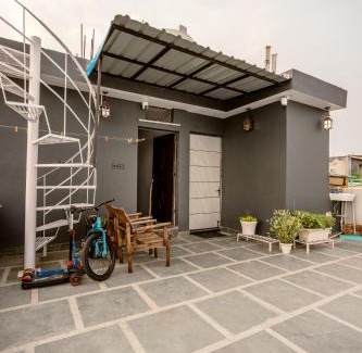 South West House | Sky Nest, Room in Terrace