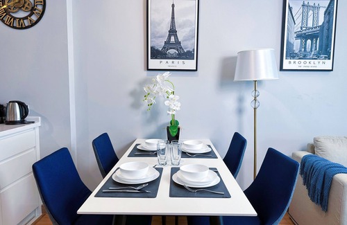 Chang Khlan Apartment | Sky pool Holiday home near Tha Phae Gate Old town 2 bedroom