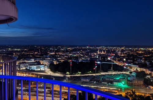 Rosenau- und Thelottviertel Apartment | SKY - Romantic -room 33 Etage Hotelturm Augsburg