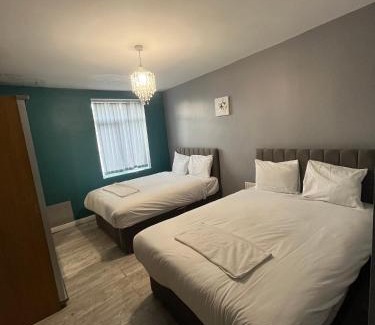 Newcastle-upon-Tyne Apartment | Sky's City Centre Apartments next to St James Park