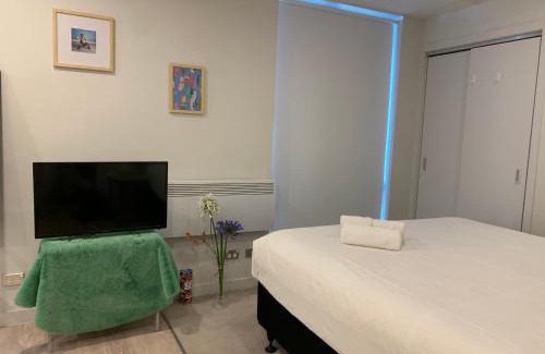 Auckland Central Business District Apartment | Sky Stars Essential Reserve